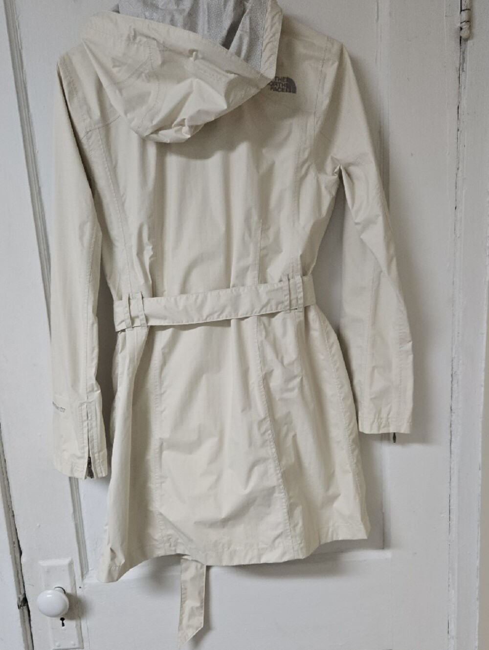 The North Face Hyvent Womens XS Cream Hooded Raincoat with Belt - Picture 7 of 12